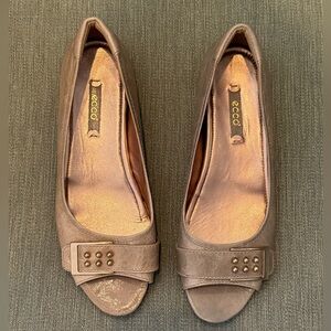 Ecco Women’s Tan/Gold Leather Slip On Shoes Wedge Size 7.5 EU 38 Comfort
